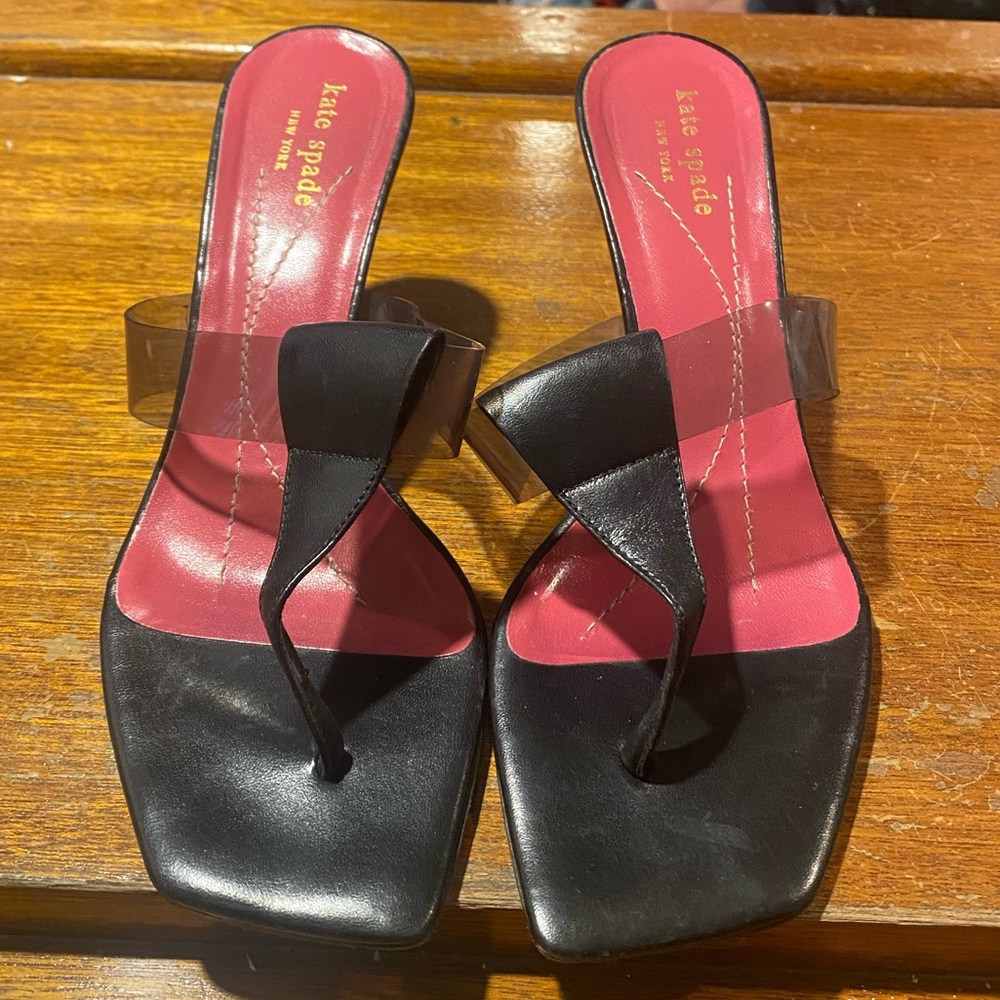 Women’s Kate spade wedges size 9.5
Fits like a size a size 9